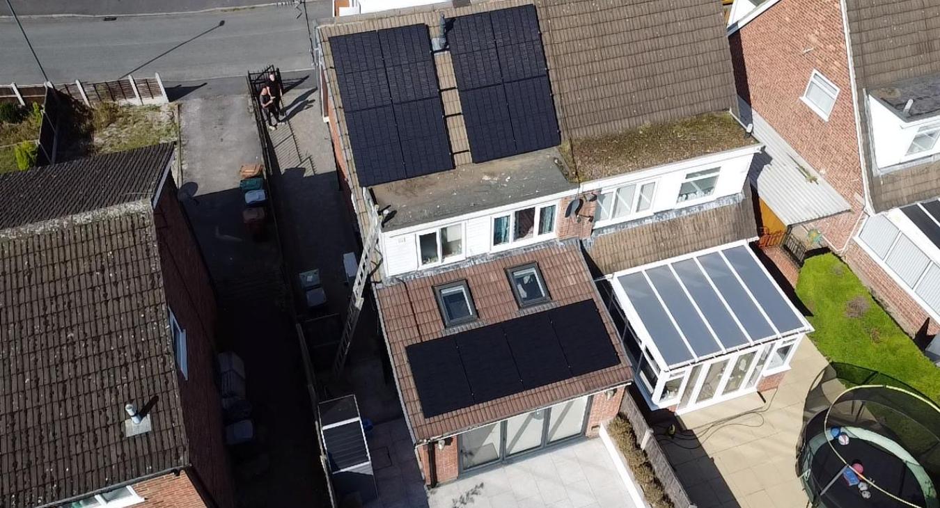 ow Do Solar Panels Work with Battery Storage? - West Coast Electrical, Blackpool